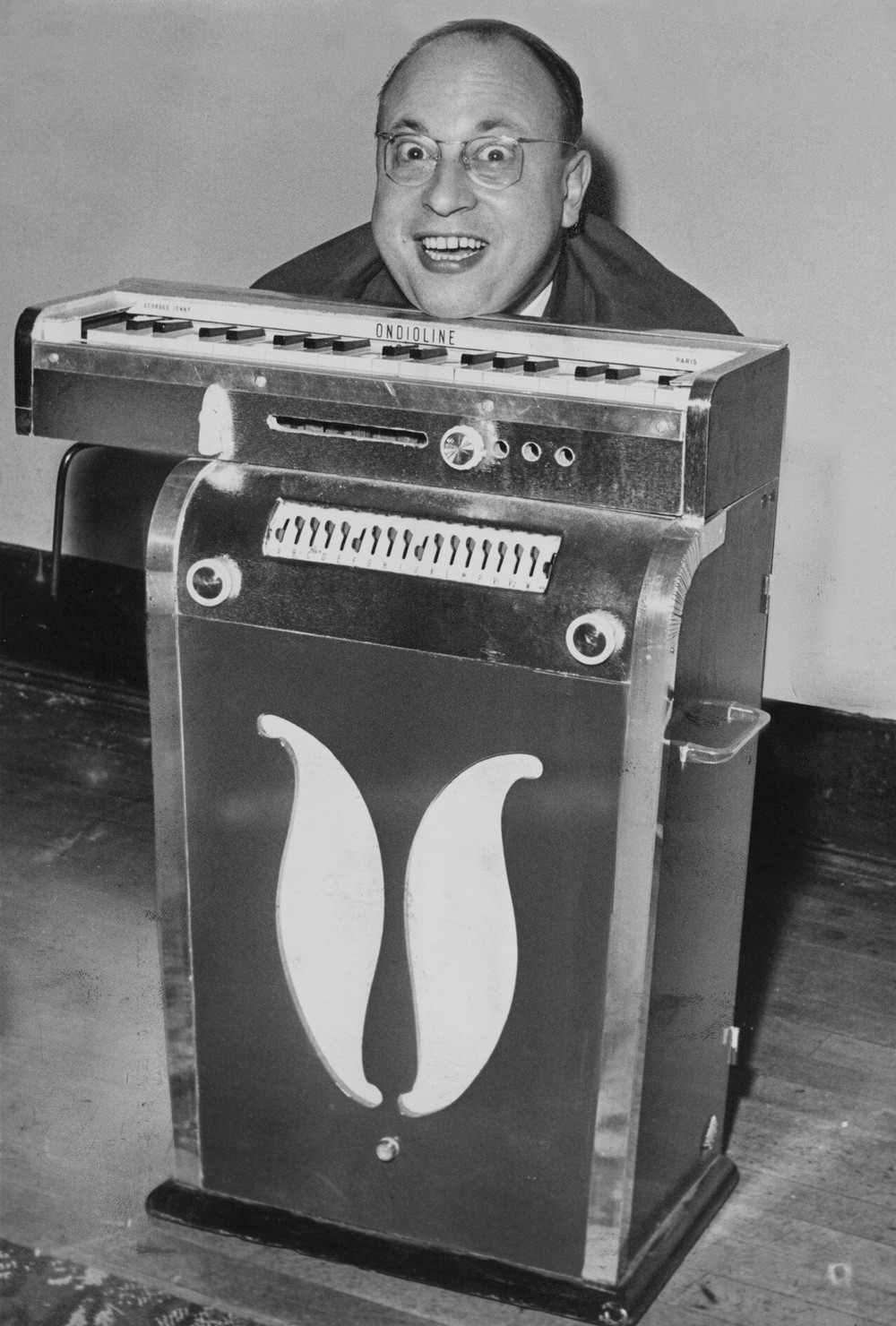 Jean-Jacques Perrey demonstrates the Ondioline on I've Got A Secret (1960)